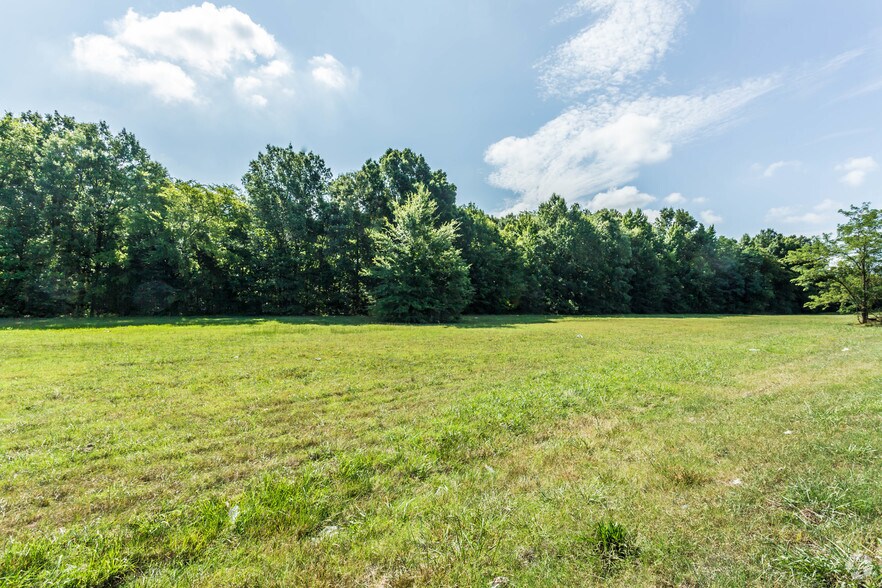 NEC Shelby Dr. at Hacks Cross, Memphis, TN à louer - Photo du bâtiment - Image 3 de 4