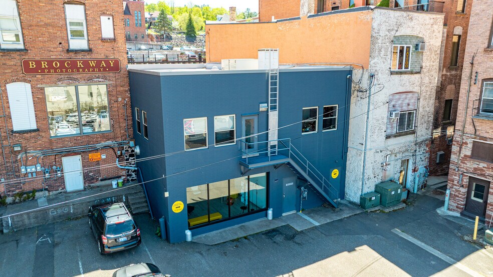 608 Shelden Ave, Houghton, MI à vendre - Photo du bâtiment - Image 3 de 56