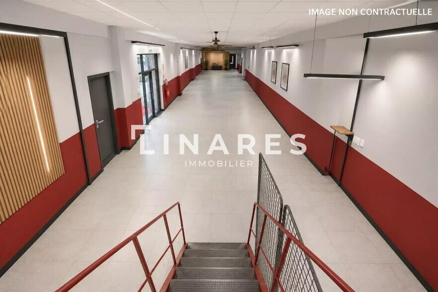 Flex in Marseille 8eme for lease - Interior Photo - Image 2 of 6