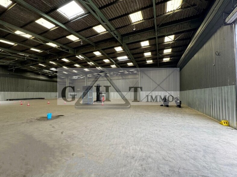 Office in Viry-Châtillon for lease - Interior Photo - Image 2 of 5
