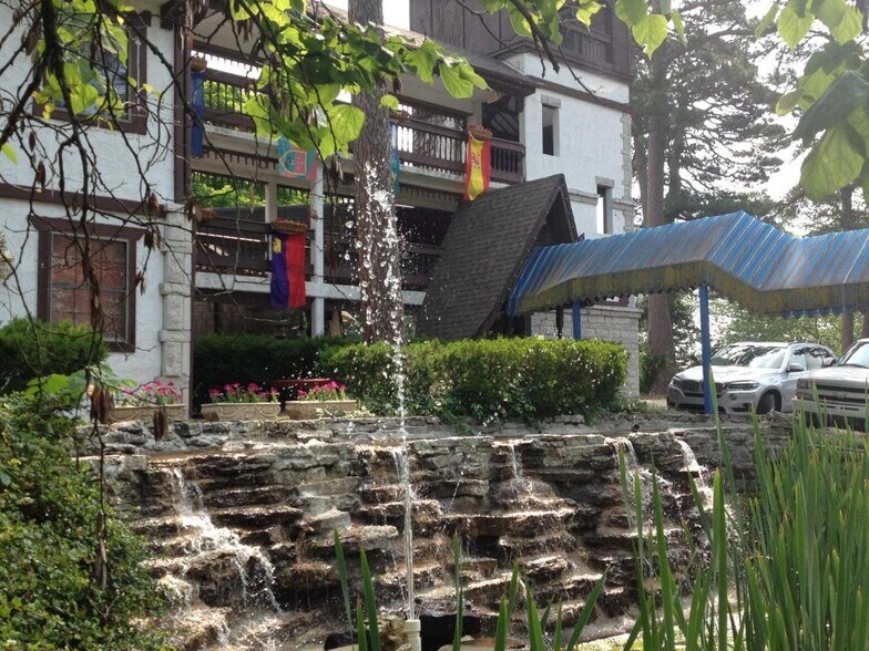 130 W Van Buren, Eureka Springs, AR à vendre - Photo du bâtiment - Image 2 de 32