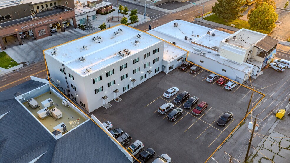 350 E St, Idaho Falls, ID à vendre - Photo du bâtiment - Image 3 de 6