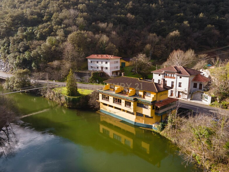 Hotel-Restaurante Casa Julián portfolio of 2 properties for sale on LoopNet.ca - Primary Photo - Image 1 of 40