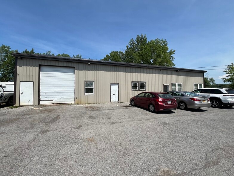 988 County Route 57, Schroeppel, NY for lease - Building Photo - Image 1 of 9