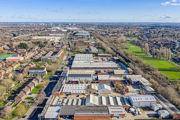 West Park Trade Centre portfolio of 4 properties for sale on LoopNet.ca - Building Photo - Image 2 of 12