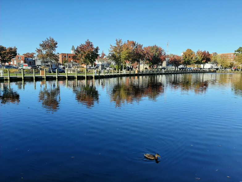 111 E Main St, Riverhead, NY for sale - Building Photo - Image 1 of 1