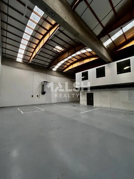 Bureau dans Dardilly à louer - Photo du bâtiment - Image 3 de 7