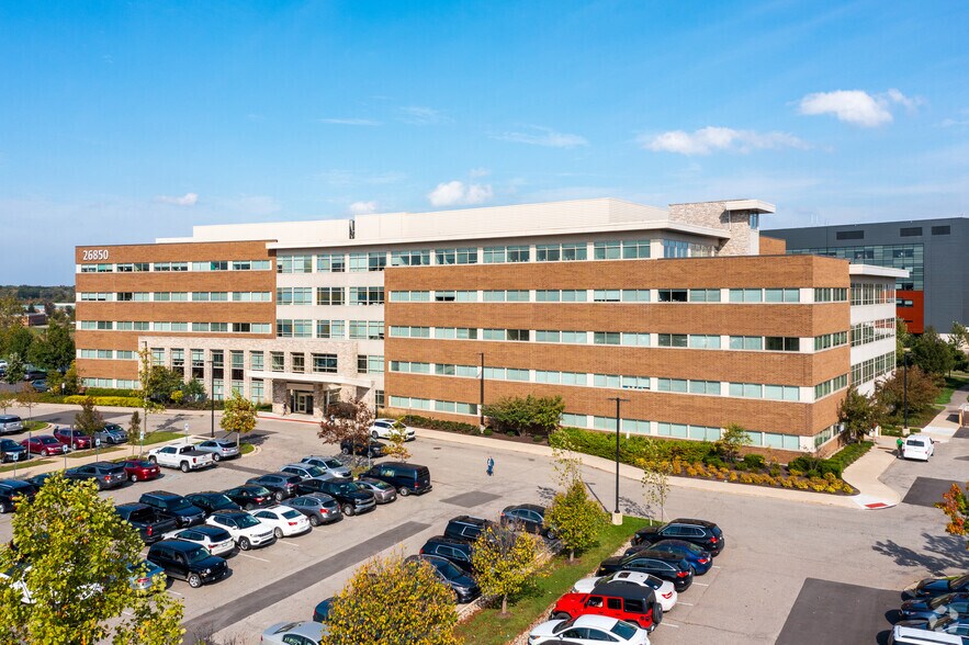 26850 Providence Pky, Novi, MI à louer - Photo du bâtiment - Image 3 de 10