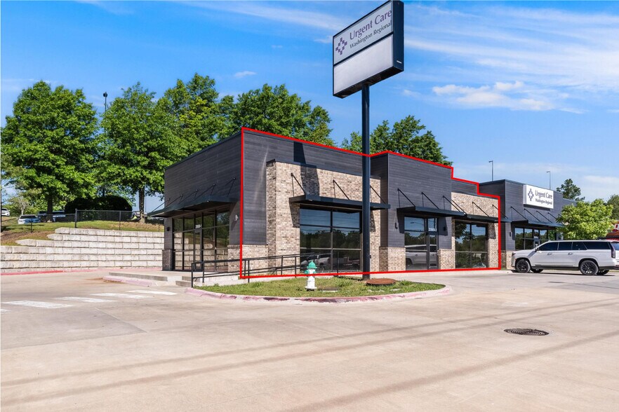 2069 N Crossover Rd, Fayetteville, AR à louer - Photo du bâtiment - Image 2 de 9