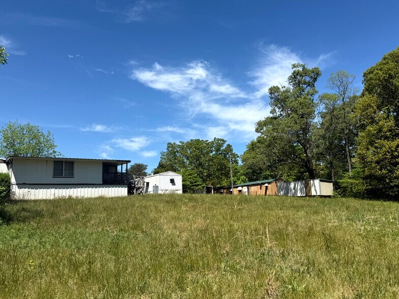 142 Edith Dr, Taylors, SC à vendre - Photo du bâtiment - Image 3 de 11