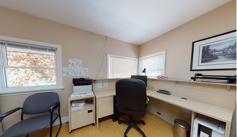 11 Belmont Av W, Kitchener, ON à vendre - Photo intérieure - Image 3 de 9