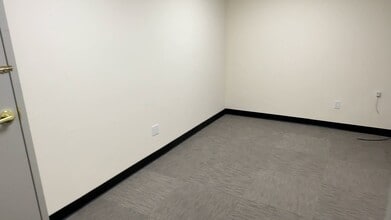 82-11 37th Ave, Jackson Heights, NY for lease - Commercial Listing Video 