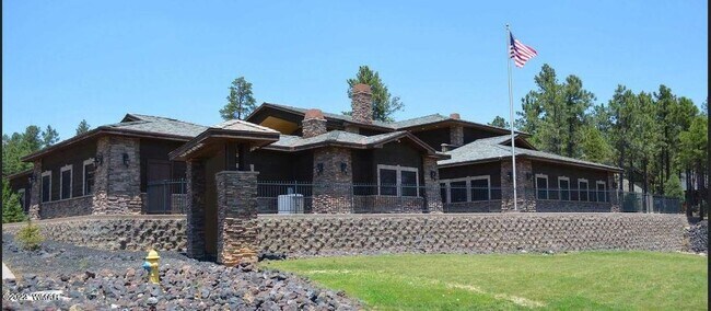 Plus de détails pour 2450 S White Mountain Rd, Show Low, AZ - Bureau à louer