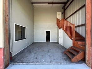 5468 Williamsburg Dr, Punta Gorda, FL for lease Interior Photo- Image 2 of 11