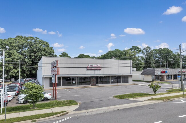 Plus de détails pour 6542 E Virginia Beach Blvd, Norfolk, VA - Commerce de détail aux enchères