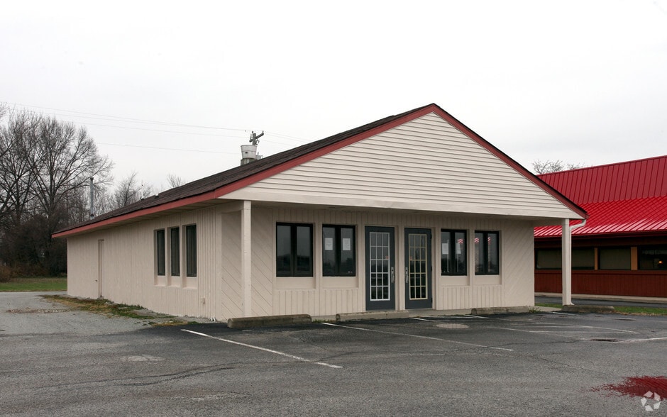 7127 S State Road 67, Pendleton, IN for sale - Primary Photo - Image 1 of 2