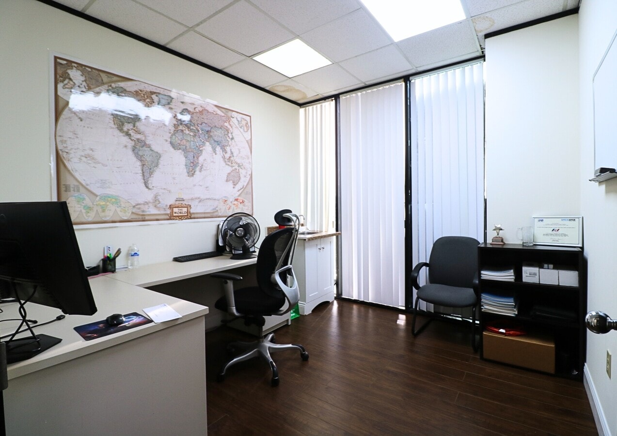 6100 Corporate Dr, Houston, TX 77036 - Unit 4-A, 4-H -  - Interior Photo - Image 2 of 16