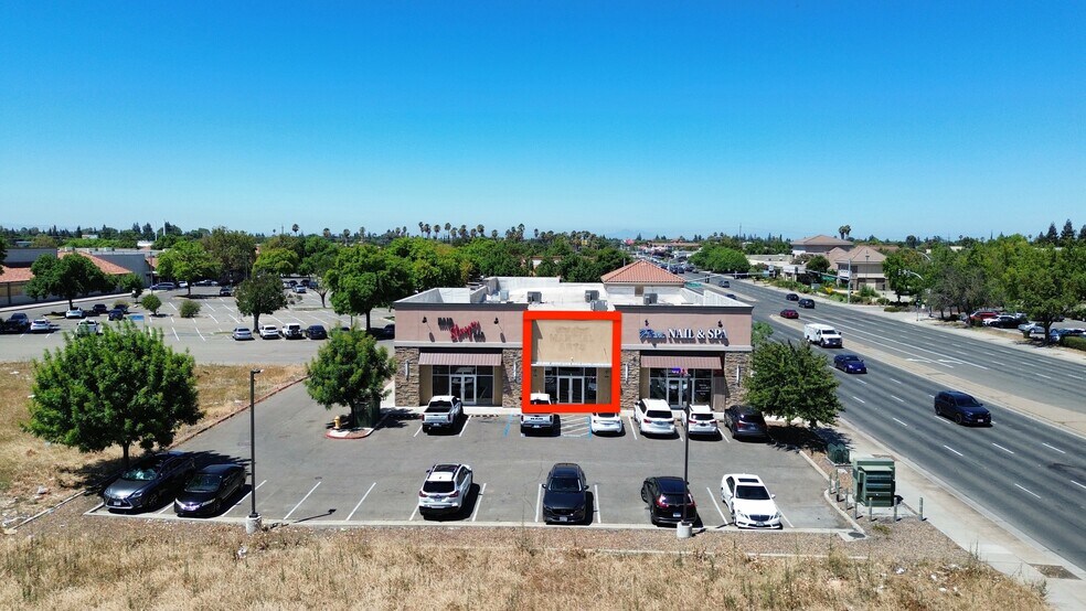 1540 E March Ln, Stockton, CA à louer - Photo du bâtiment - Image 1 de 8
