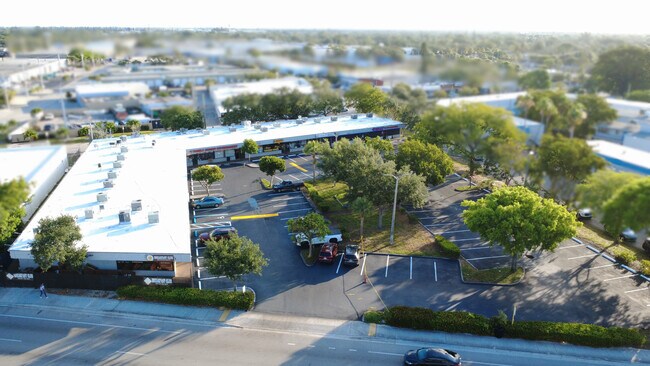 Plus de détails pour 2301 NE 5th Ave, Pompano Beach, FL - Commerce de détail à vendre