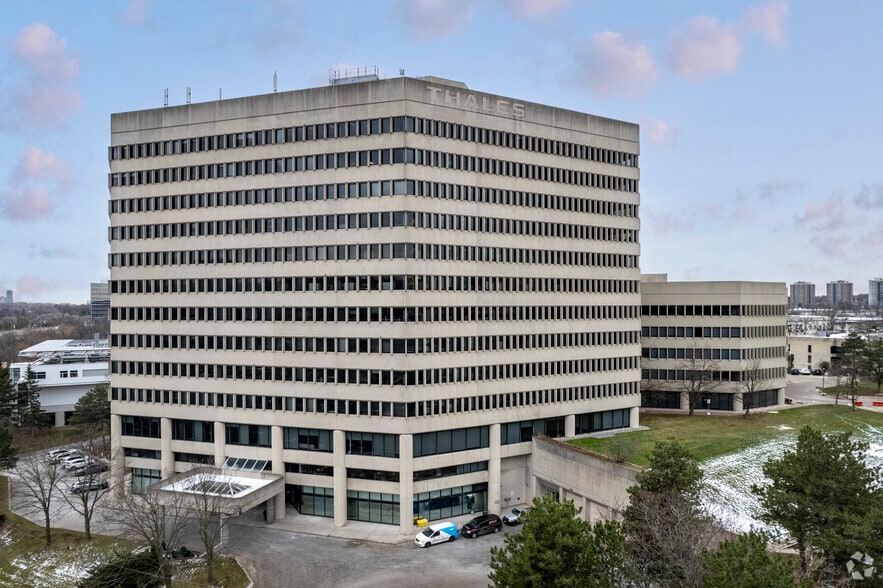 Moatfield Dr portfolio of 2 properties for sale on LoopNet.ca - Building Photo - Image 3 of 3