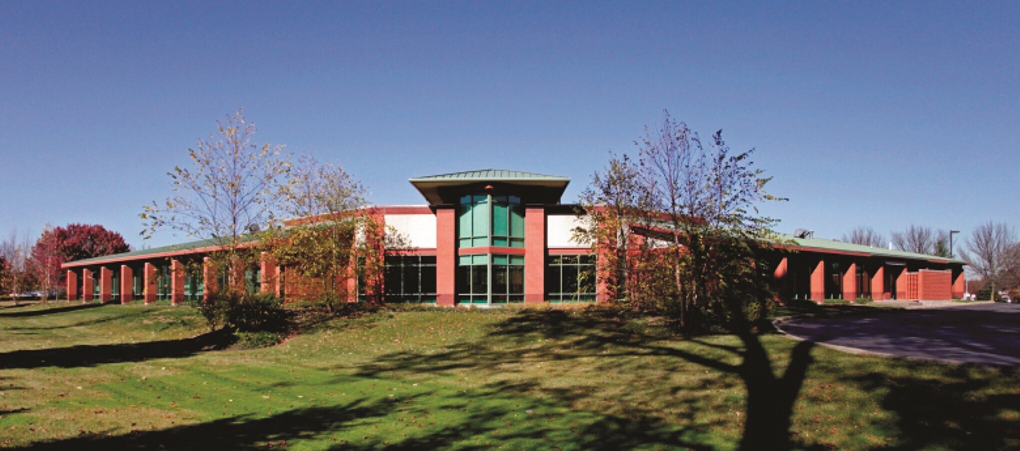 10 Centre Dr, Monroe Township, NJ à vendre Photo principale- Image 1 de 10