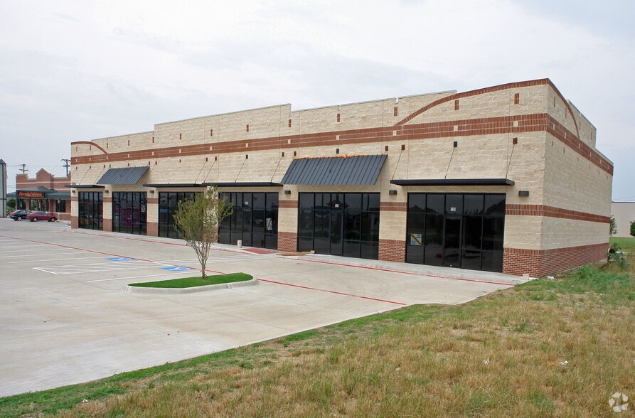 3709 Old Denton Rd, Carrollton, TX à louer - Photo du bâtiment - Image 2 de 2