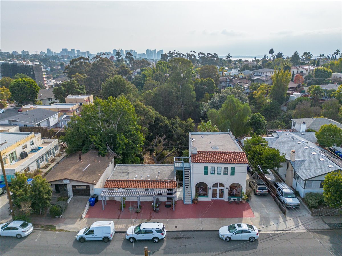 1105-1111 Sutter St, San Diego, CA à vendre Photo du bâtiment- Image 1 de 13