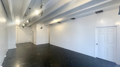 7031 Ray Bon Dr, San Antonio, TX à louer Photo intérieure- Image 2 de 5