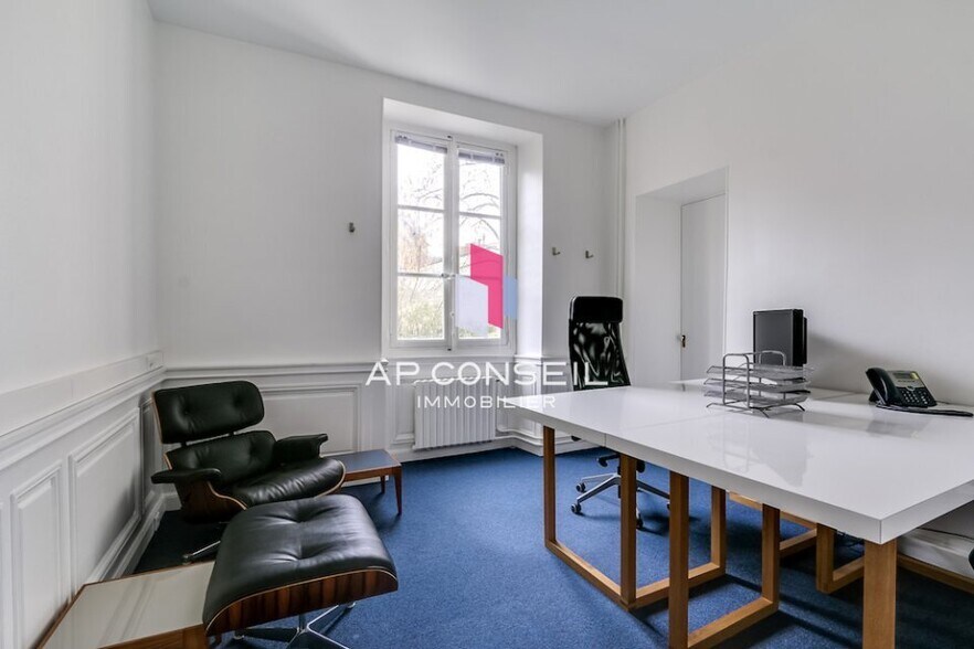 Office in Versailles for lease - Interior Photo - Image 3 of 5