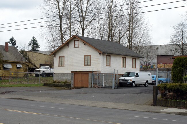 Plus de détails pour Columbia Blvd. Shop and Yard – Industriel à vendre, Portland, OR