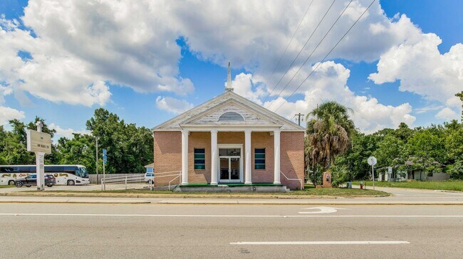 Plus de détails pour 900 W Cervantes St, Pensacola, FL - Spécialité à vendre