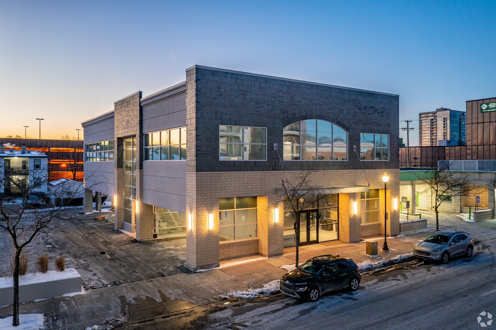 812 S Main St, Royal Oak, MI à louer Photo du bâtiment- Image 1 de 15