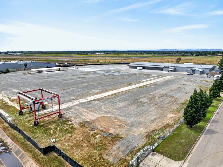 1260 Furneaux Rd, Olivehurst, CA à vendre - Photo du bâtiment - Image 2 de 6