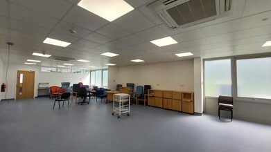 12-16 Tattersall Way, Chelmsford à louer Photo intérieure- Image 2 de 3