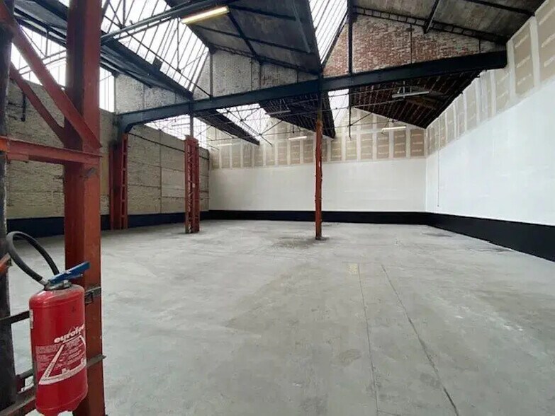 Industriel dans Villeneuve-la-Garenne à louer - Photo du bâtiment - Image 3 de 4