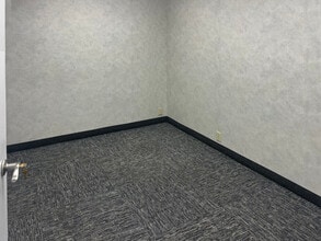 6800 78th Ave N, Brooklyn Park, MN for lease Interior Photo- Image 2 of 4