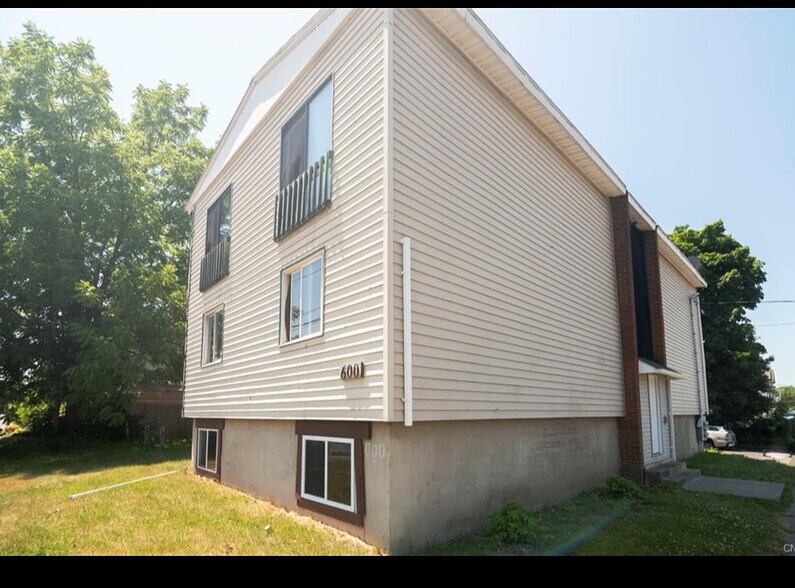 600 South Ave, Syracuse, NY à vendre - Photo principale - Image 1 de 13