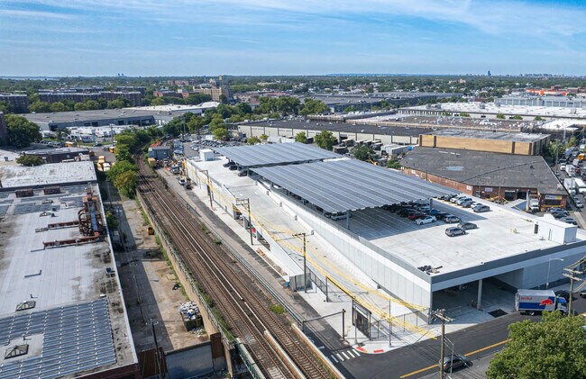 Plus de détails pour 807 Bank St, Brooklyn, NY - Industriel à louer