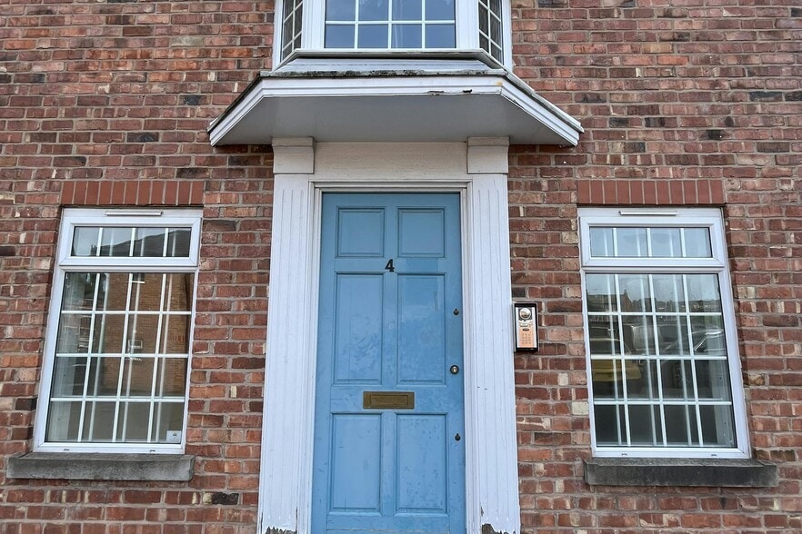 Maple Court, Macclesfield for lease - Building Photo - Image 2 of 4