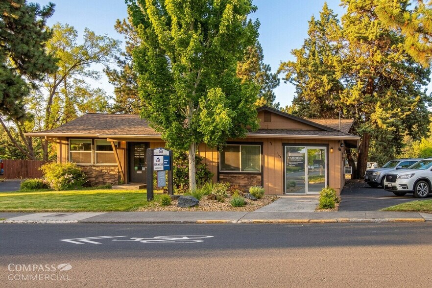 1208 NE 4th St, Bend, OR à vendre - Photo du bâtiment - Image 1 de 13