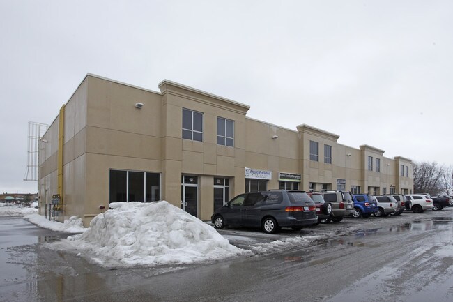 Plus de détails pour 16945 Leslie St, Newmarket, ON - Bureau/Médical à louer