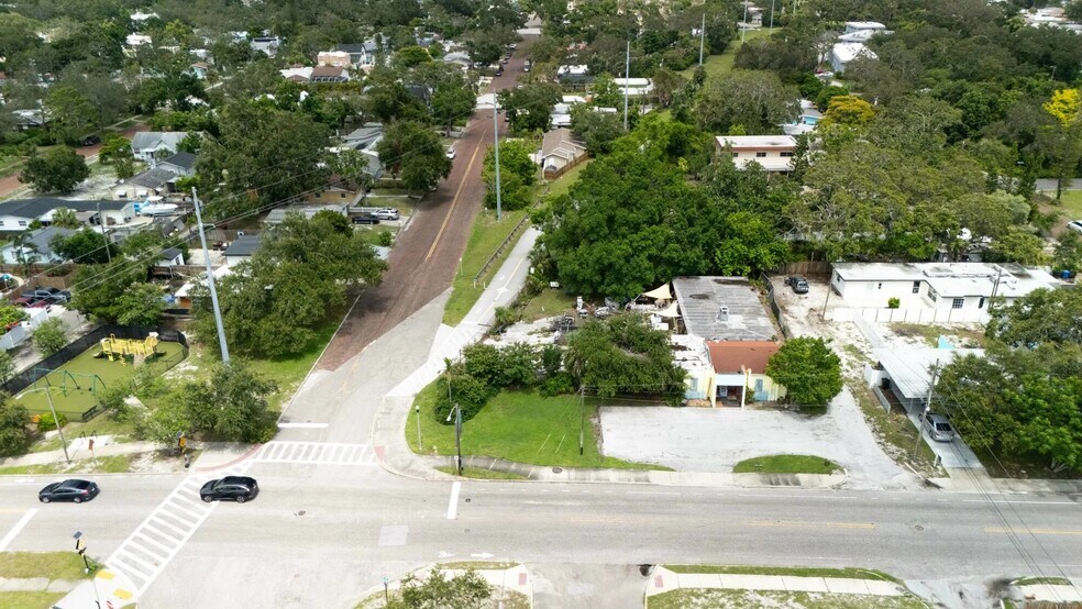 500 64th St S, Saint Petersburg, FL à vendre - Photo du bâtiment - Image 3 de 4