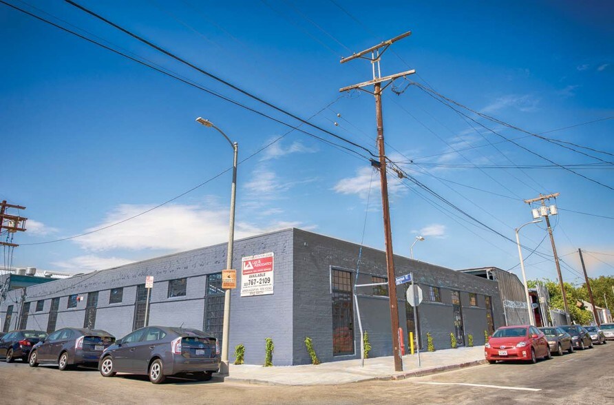 340 S Avenue 17, Los Angeles, CA à louer - Photo du bâtiment - Image 2 de 9