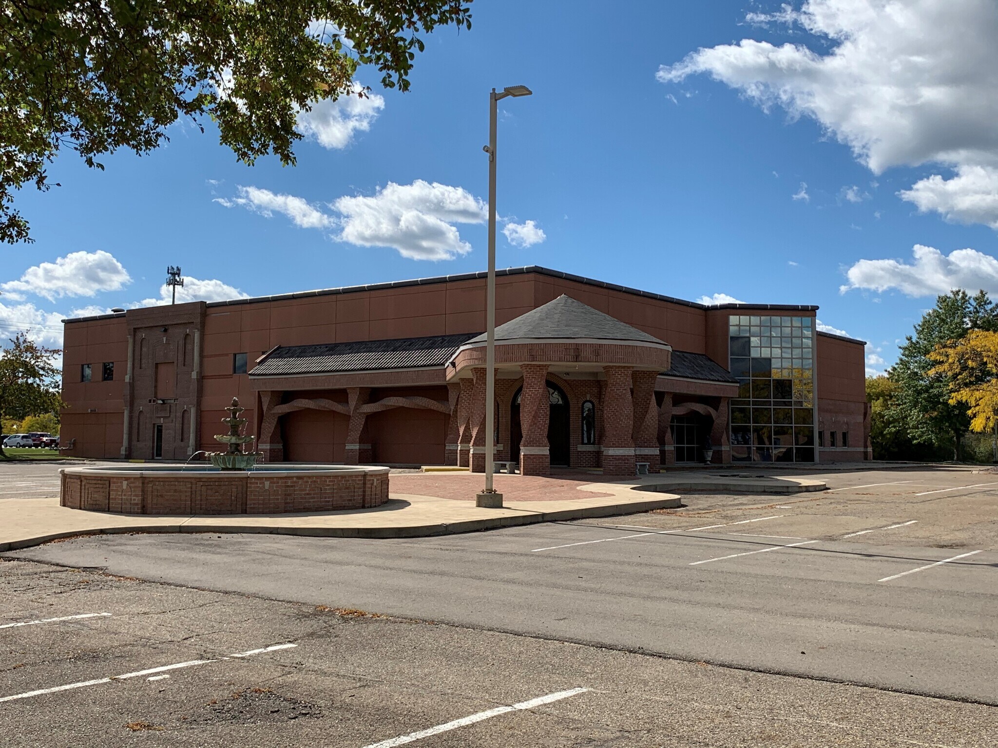 4733 Hills And Dales Rd NW, Canton, OH for sale Building Photo- Image 1 of 16