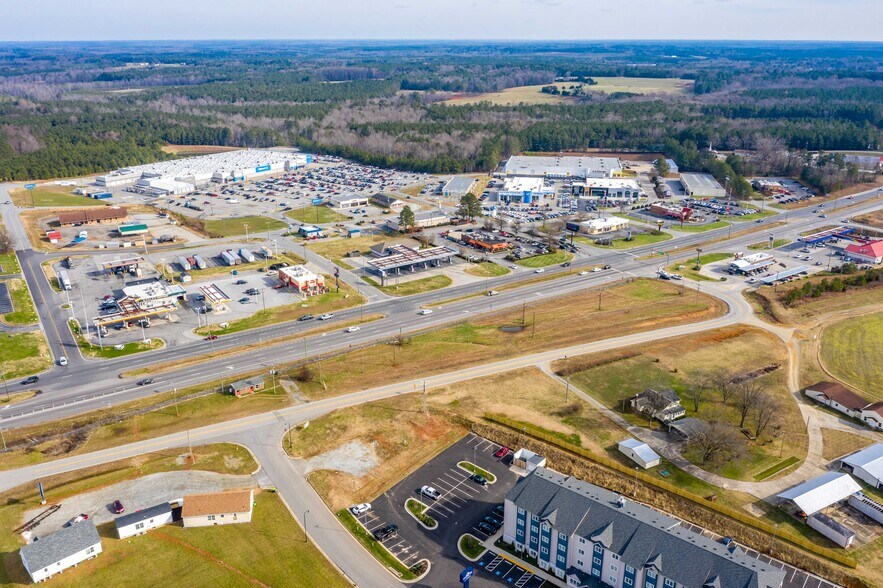 101 Arnold Dr, South Hill, VA à vendre - Aérien - Image 2 de 19