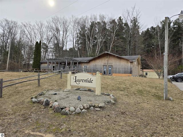 56 French Rd, Lake Leelanau, MI à vendre Photo principale- Image 1 de 9