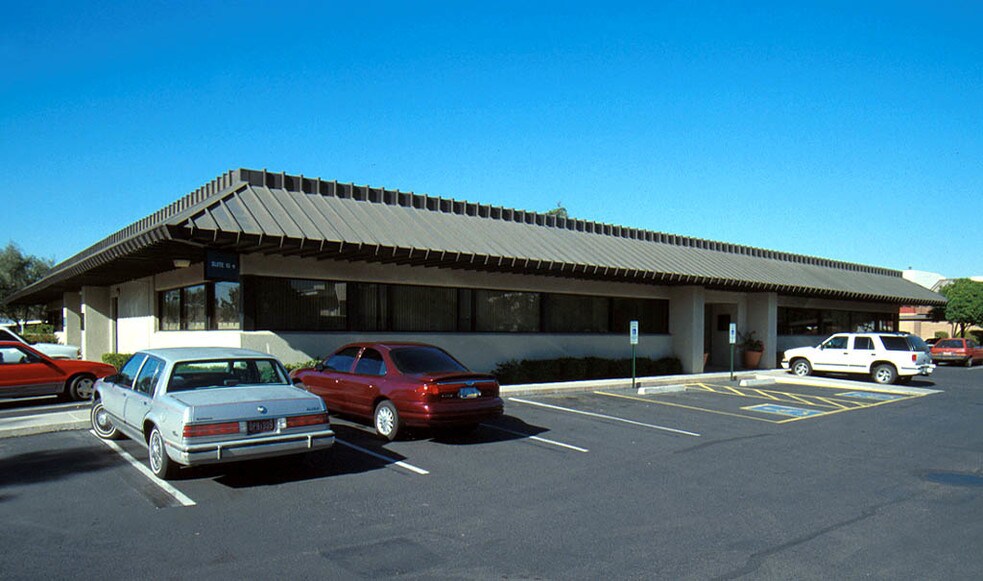 3225 N Civic Center Plz, Scottsdale, AZ à louer - Photo du bâtiment - Image 3 de 16