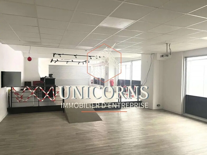 Retail in Toulouse for lease - Interior Photo - Image 1 of 2