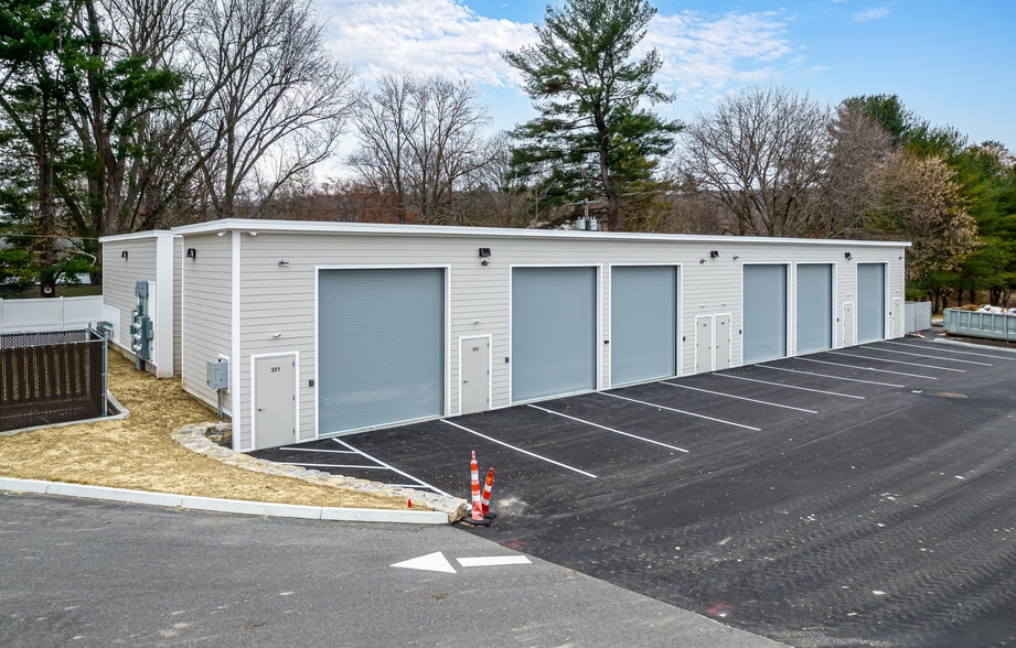 3 Executive Center Drive Dr, New Milford, CT à louer - Photo de construction - Image 2 de 6