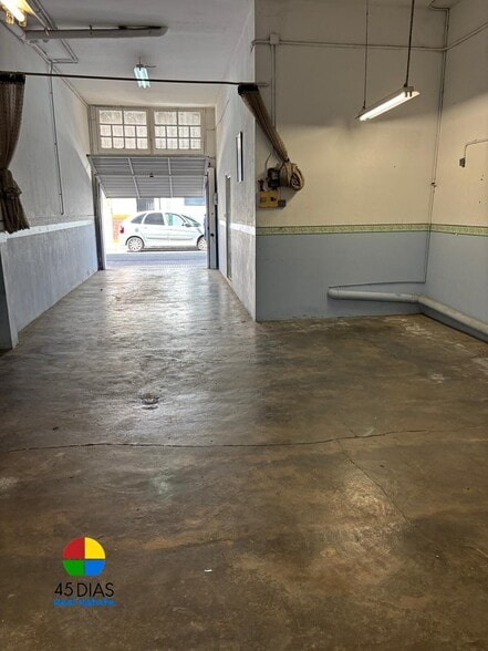 Retail in Cerdanyola del Vallès, Barcelona for lease - Interior Photo - Image 2 of 3